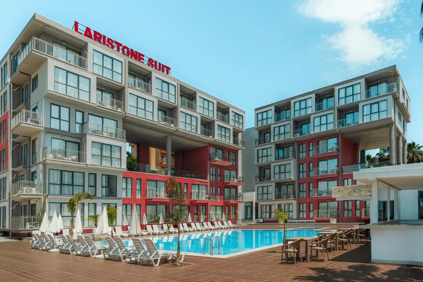 Laristone Suite Spa Hotel