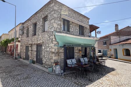 Mono Urla
