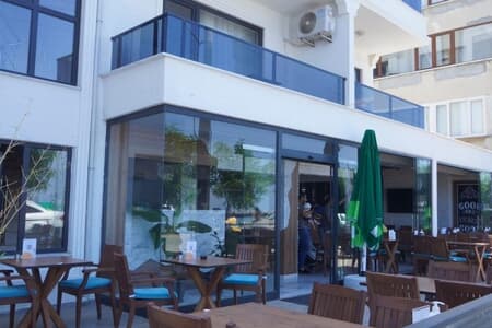 The Lavington Beach Hotel