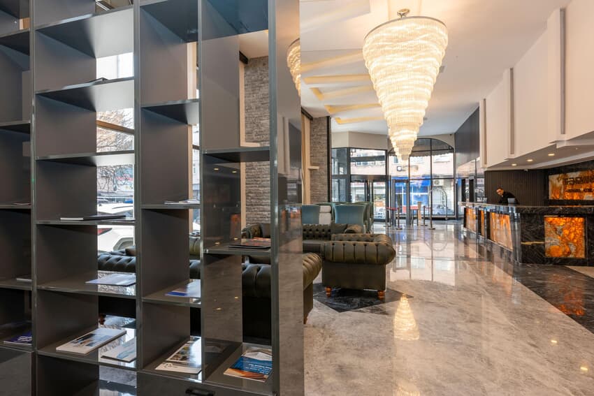 The Nirvanas Hotel