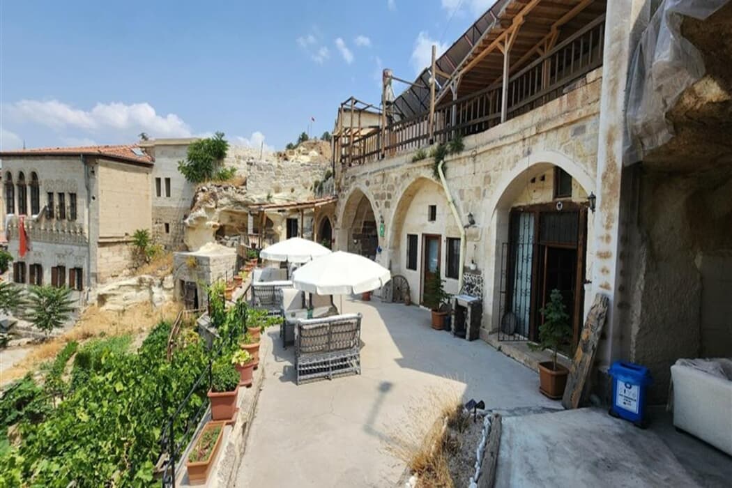 Deep Cave House Deep Cave House