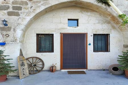 Deep Cave House