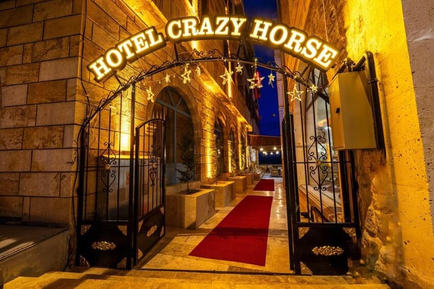 Crazy Horse Hotel