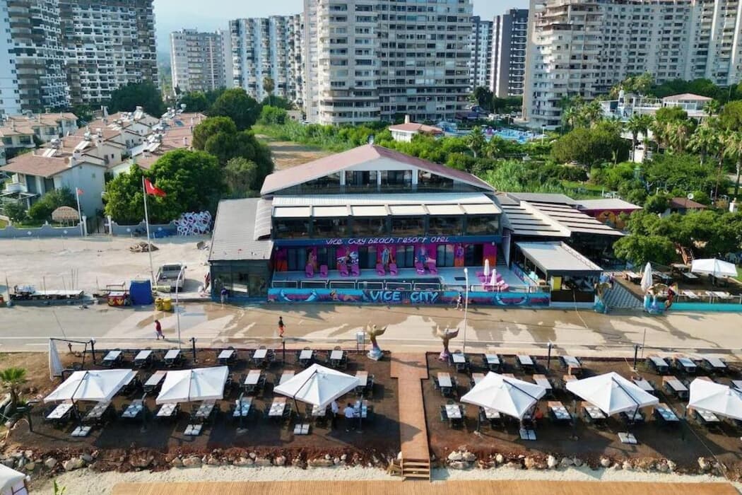 Vice City Hotel Beach Resort