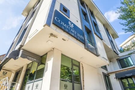 216 Comfort Inn Suites