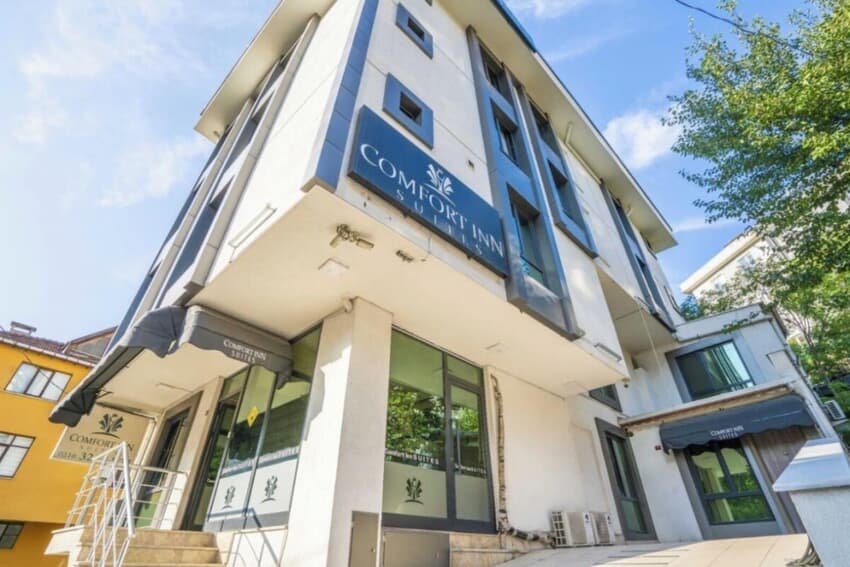 216 Comfort Inn Suites