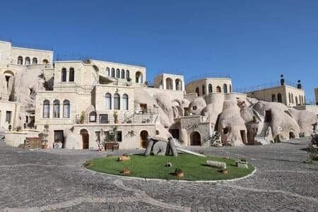 Kalsedon Cave Suites