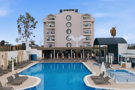 Q Ella Beach Hotel