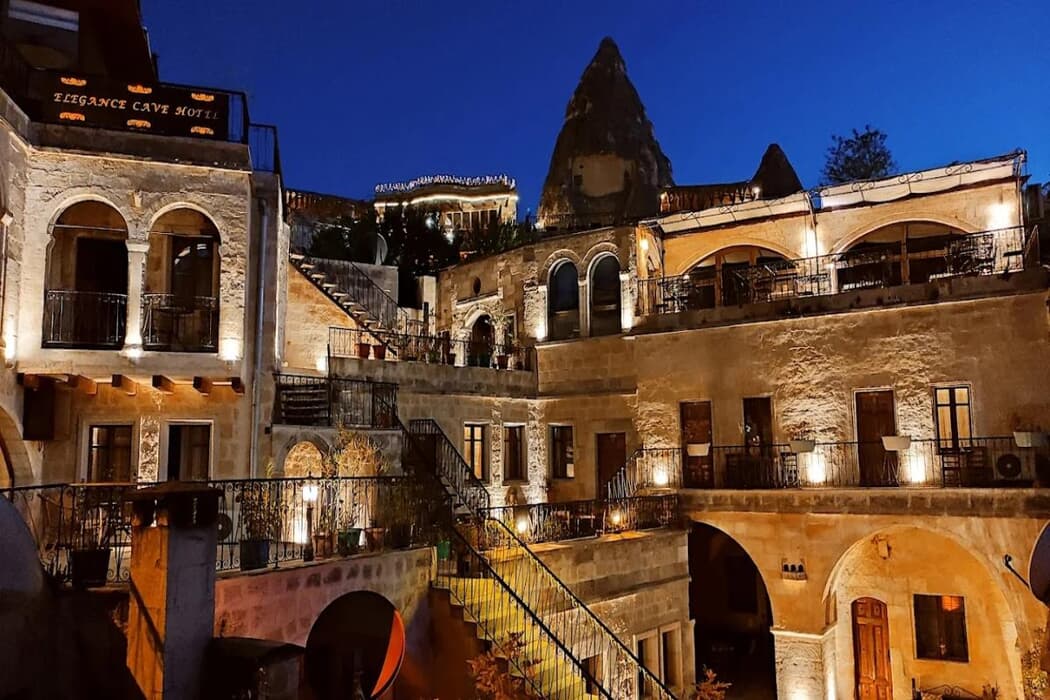 Elegance Cave Suites