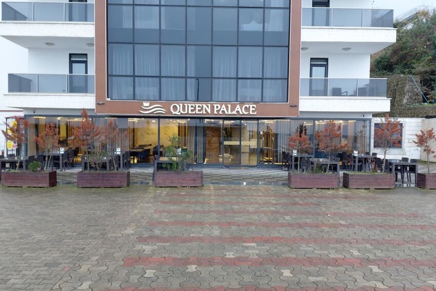 Queen Palace Hotel