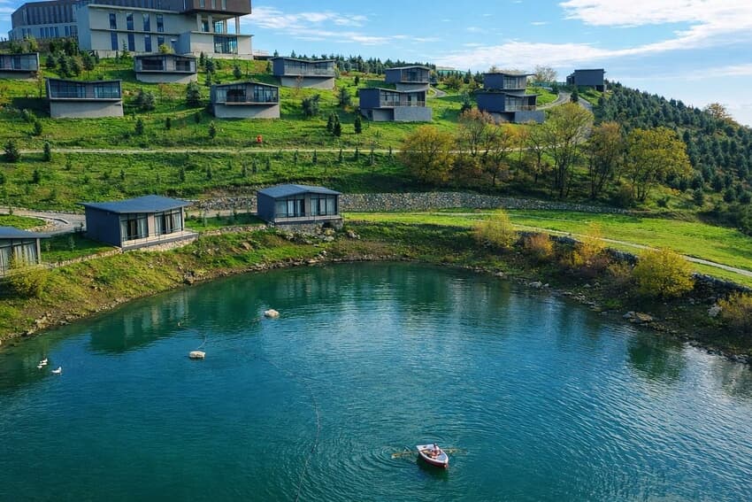 Feradis Resort (14+)