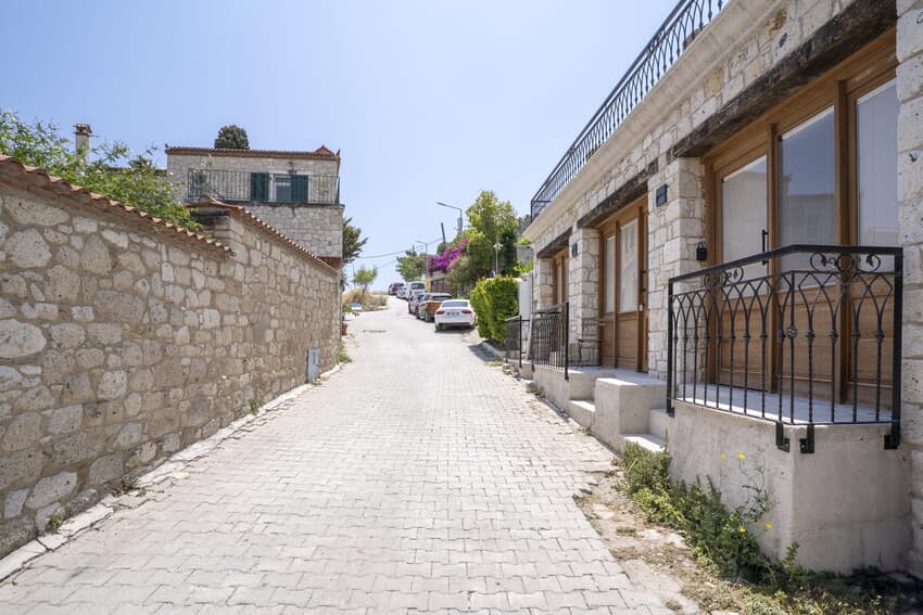 Naro Suites
