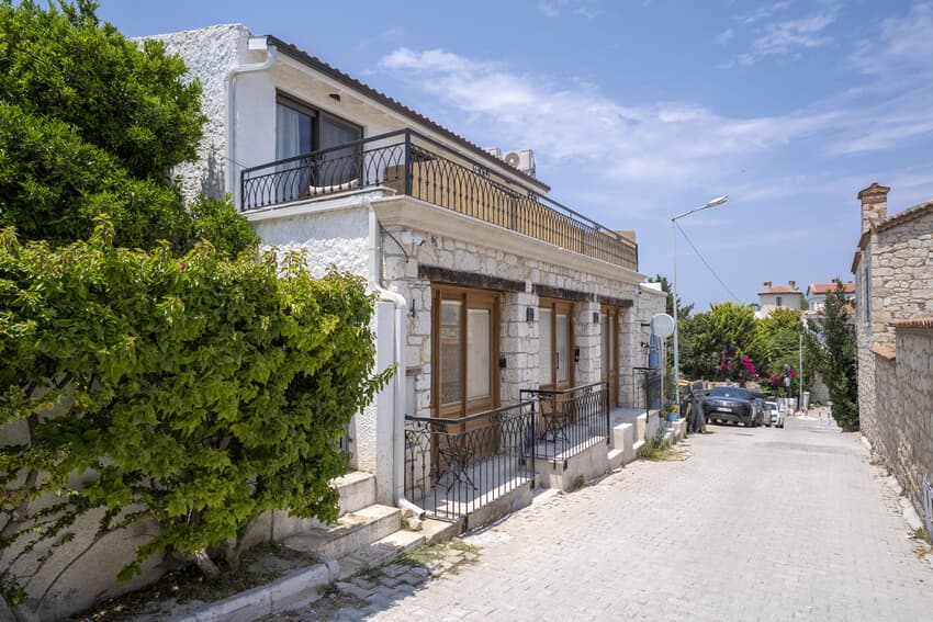 Naro Suites