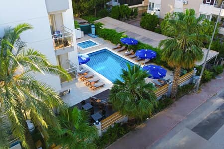 La Brisa Hotel