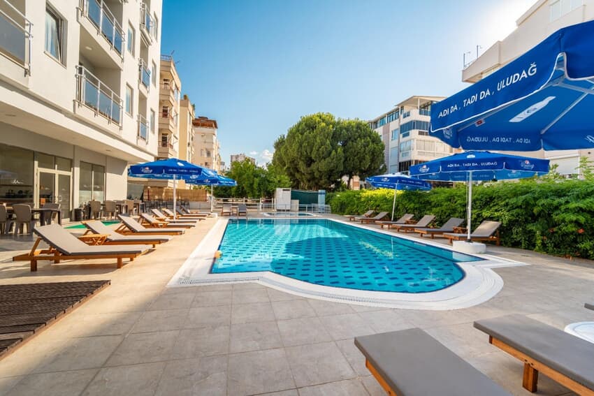 La Brisa Hotel