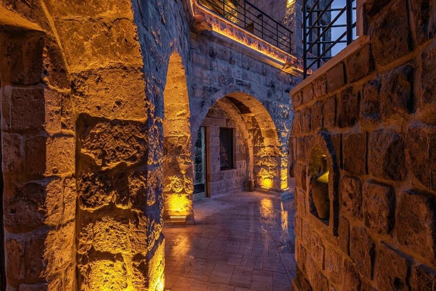 Tyana Cave House