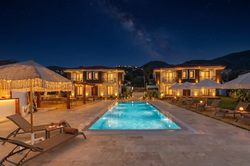Kiraz Vela Selimiye (+16 Adults Only)