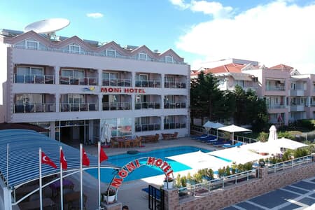 Moni Hotel
