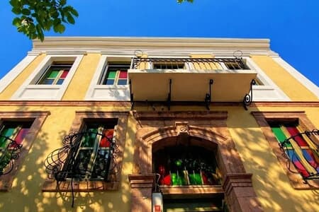 Macaron Latibule Guest House