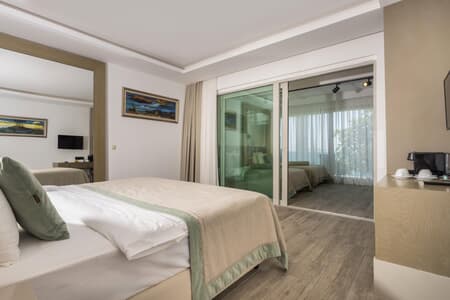 Deluxe Deniz Manz Aile Odası