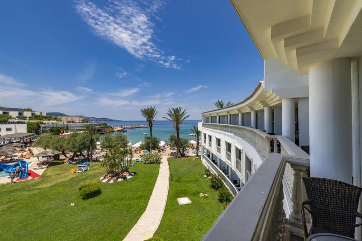 En fazla 3 yetişkin + 1 çocuk veya 2 yetişkin + 2 çocuk.