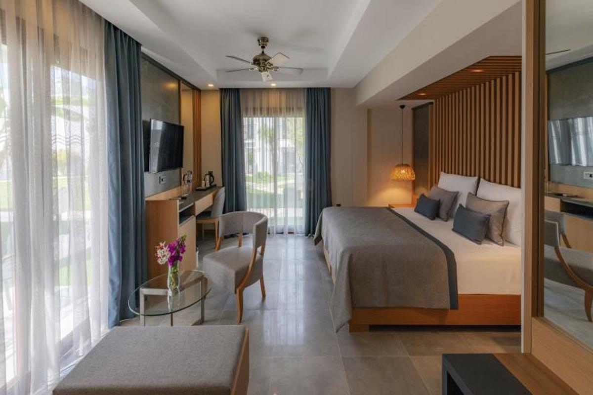 En fazla 3 yetişkin veya 2 yetişkin + 1 çocuk.