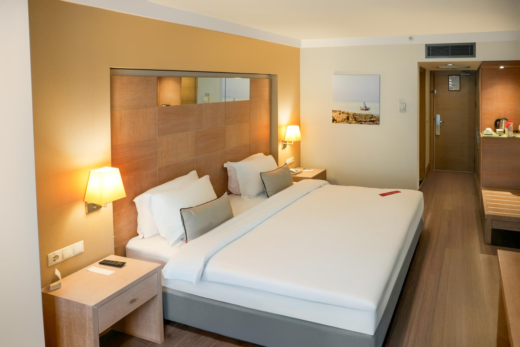 En fazla 2 yetişkin + 1 çocuk veya 1 yetişkin + 1 çocuk.