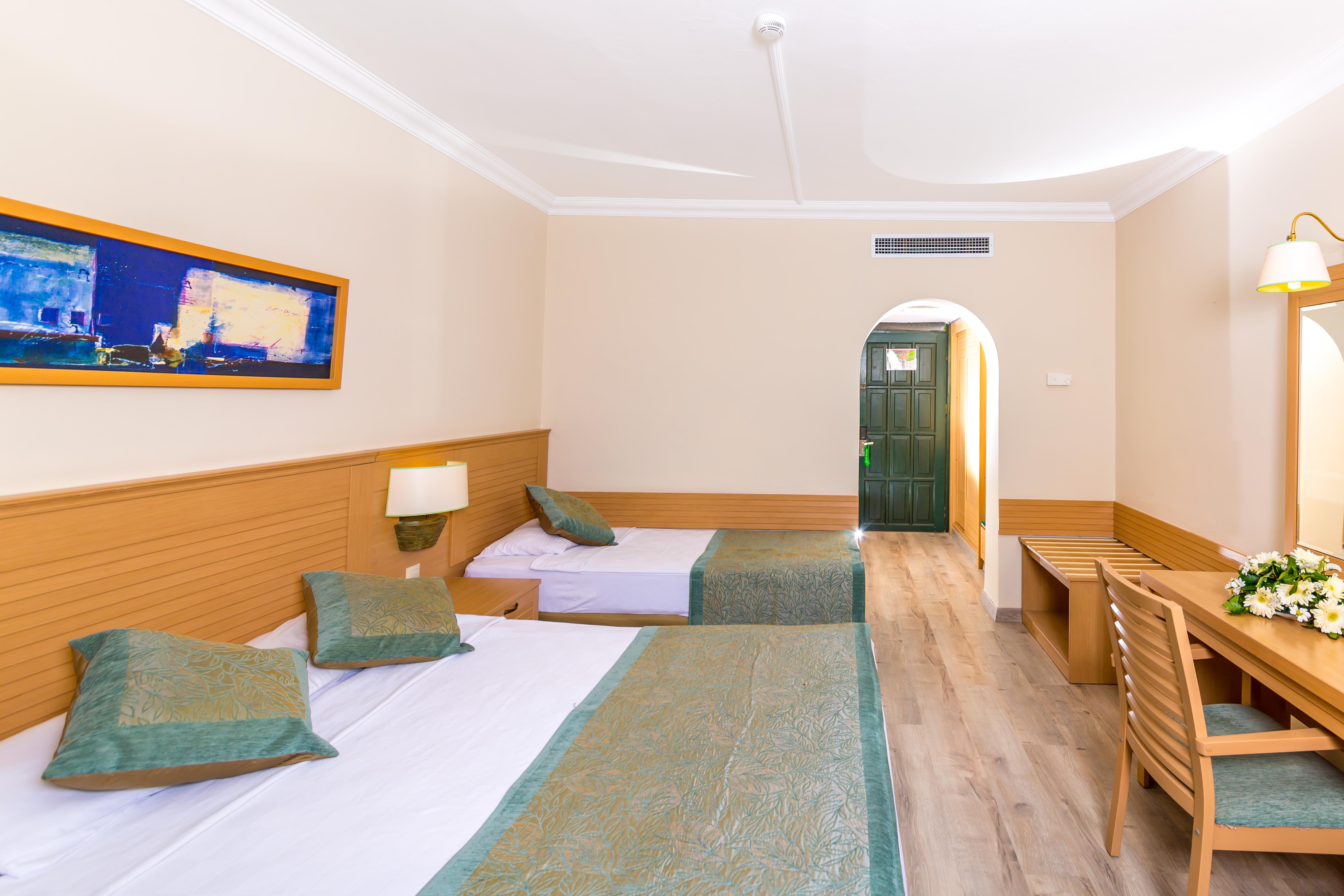 En fazla 3 yetişkin veya 2 yetişkin + 2 çocuk.