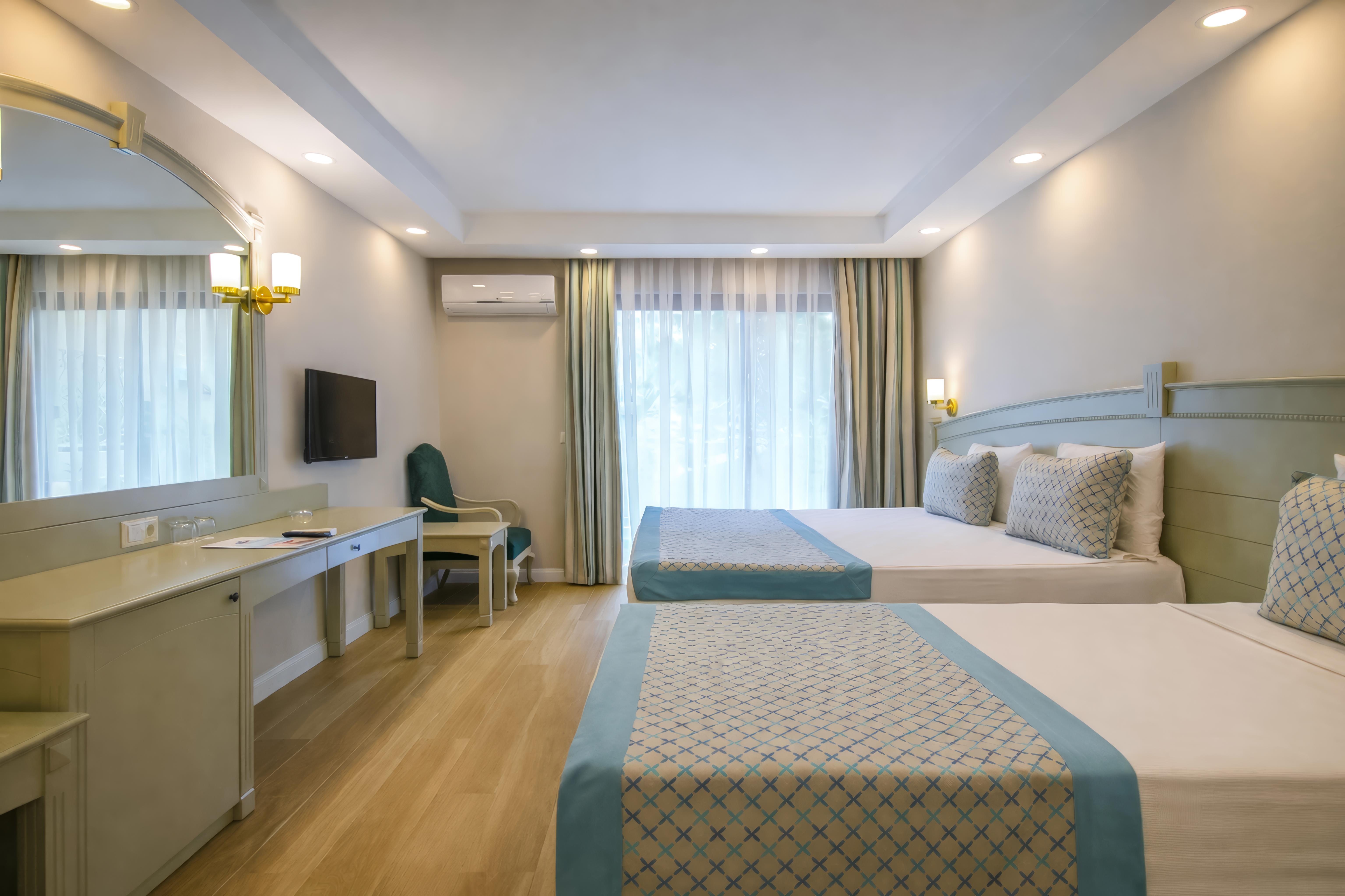 En fazla 3 yetişkin + 1 çocuk veya 2 yetişkin + 2 çocuk.