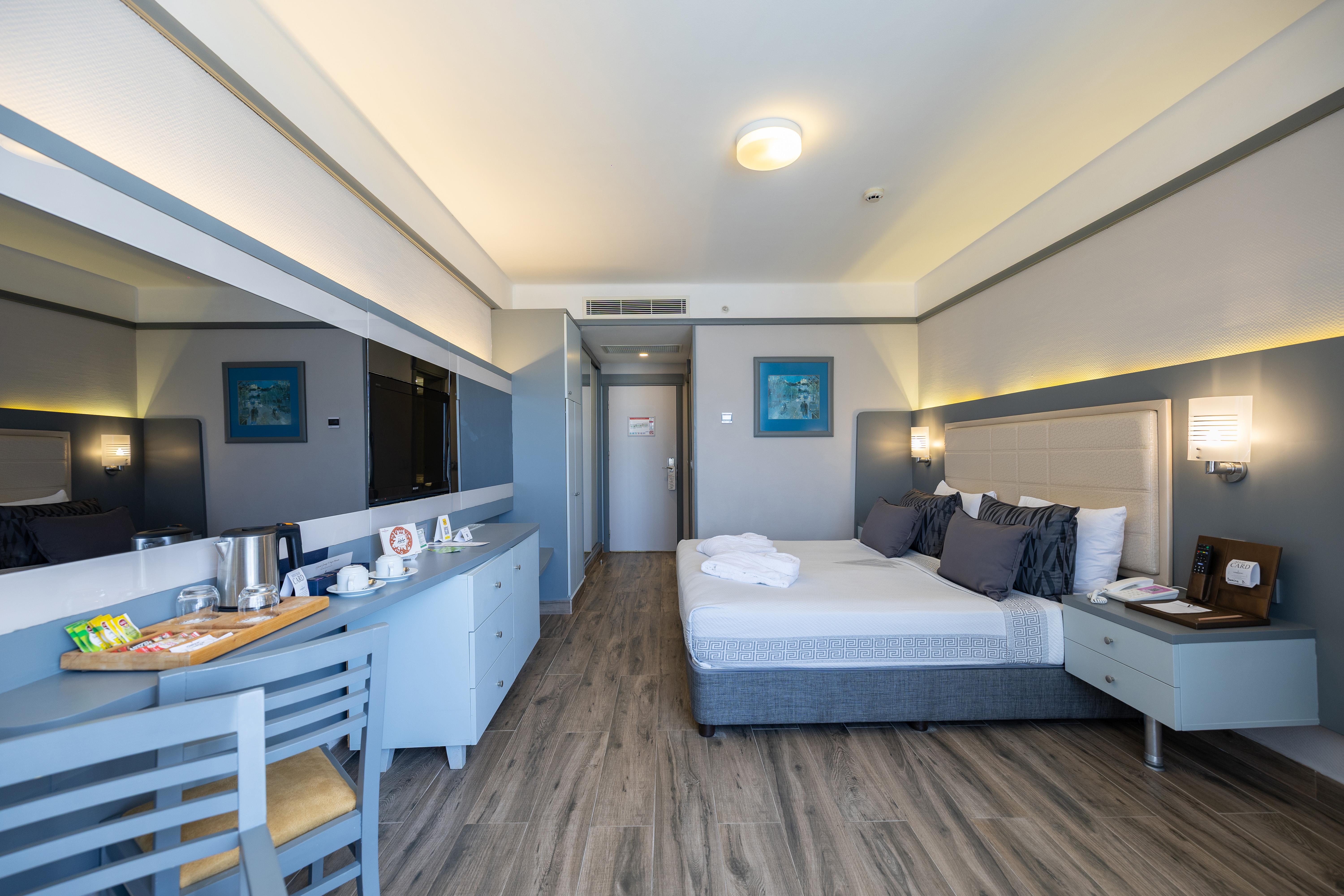 En fazla 2 yetişkin + 1 çocuk veya 1 yetişkin + 1 çocuk.