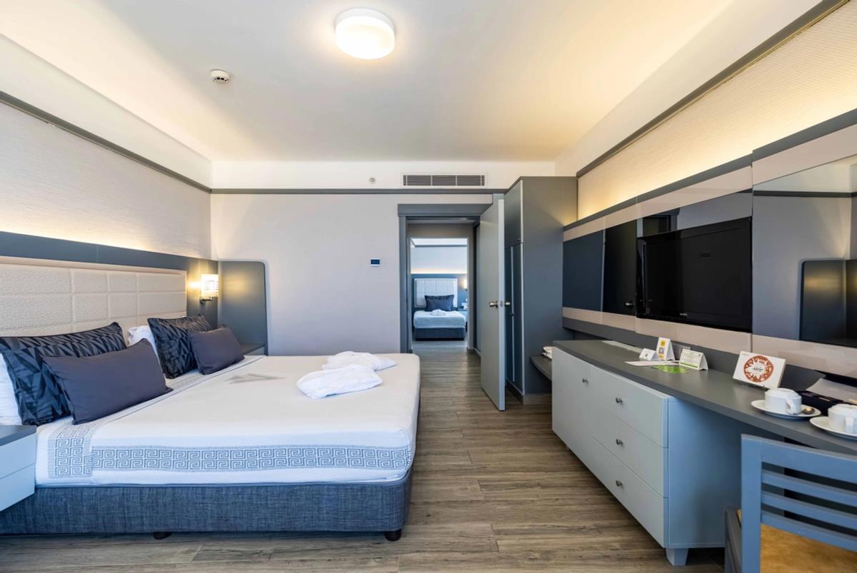 En az 2 yetişkin, En fazla 4 yetişkin veya 3 yetişkin + 1 çocuk.