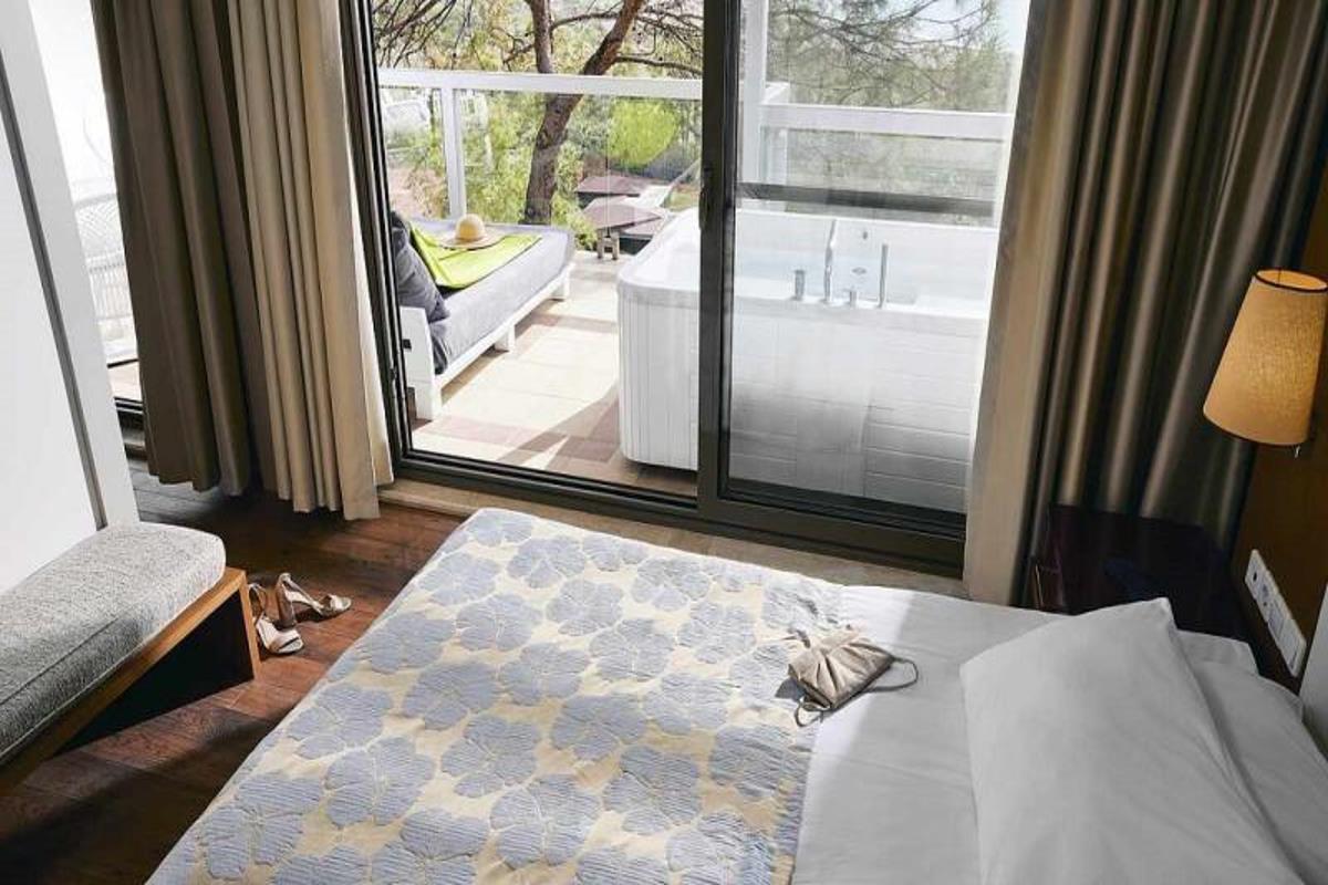 En az 2 yetişkin, En fazla 3 yetişkin veya 2 yetişkin + 1 çocuk.