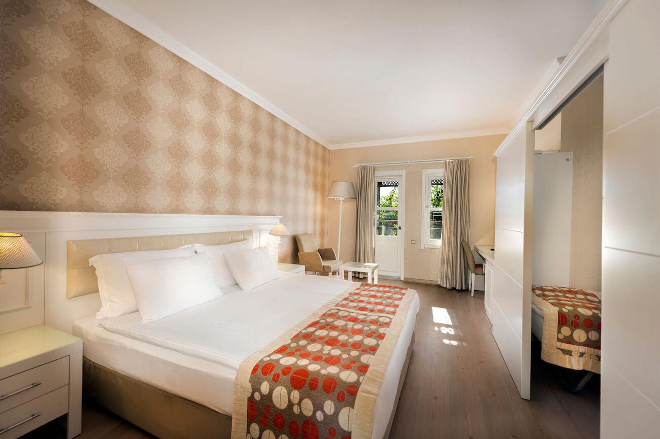 En az 2 yetişkin, En fazla 2 yetişkin + 2 çocuk.