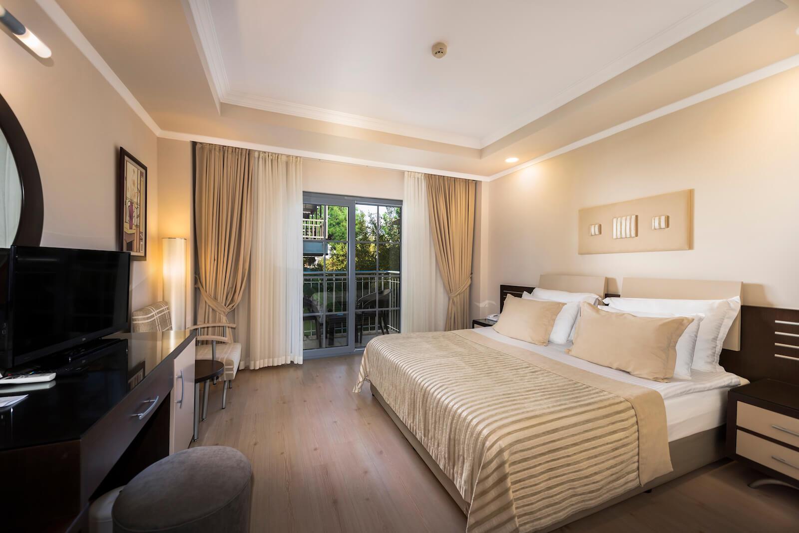 En az 2 yetişkin, En fazla 2 yetişkin + 2 çocuk.