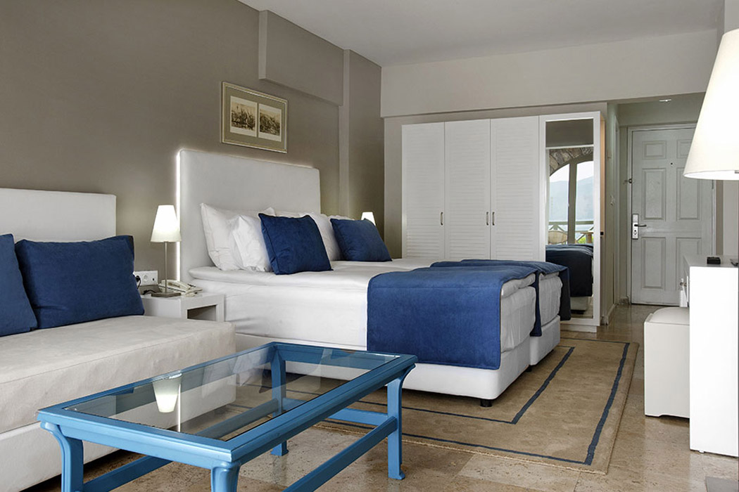 En fazla 3 yetişkin.