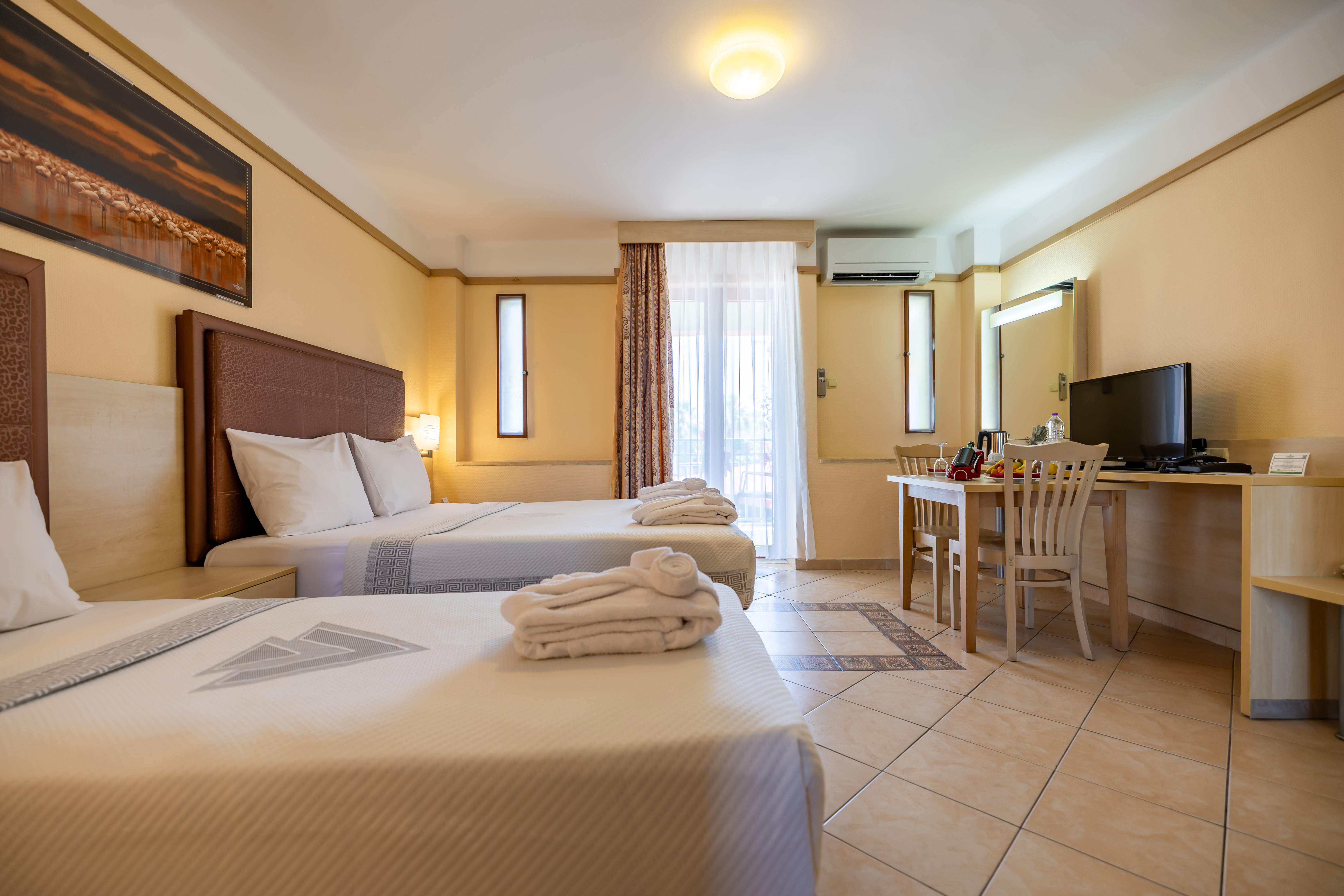 En fazla 2 yetişkin + 1 çocuk veya 1 yetişkin + 1 çocuk.