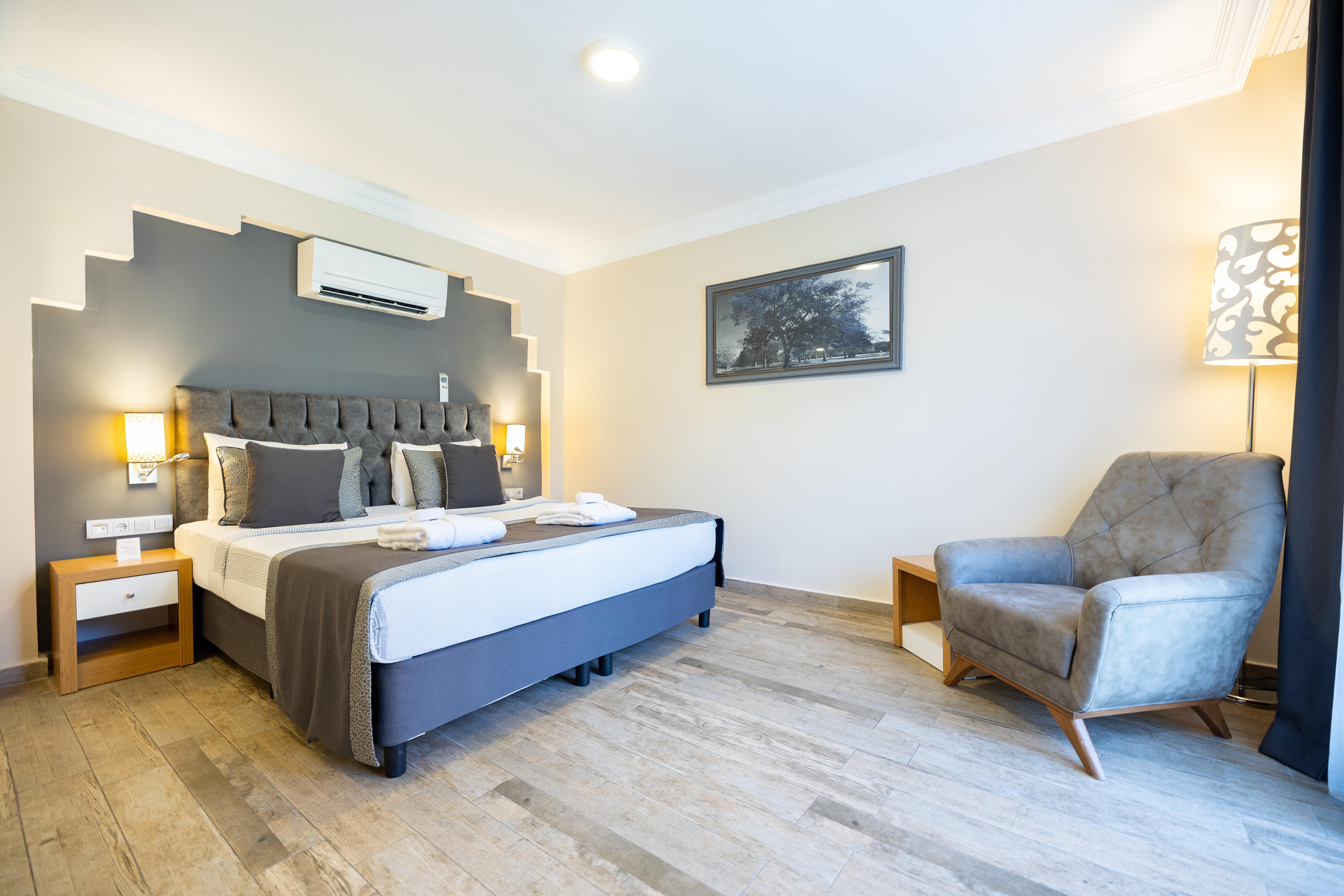 En az 4 yetişkin, En fazla 7 yetişkin veya 6 yetişkin + 1 çocuk.