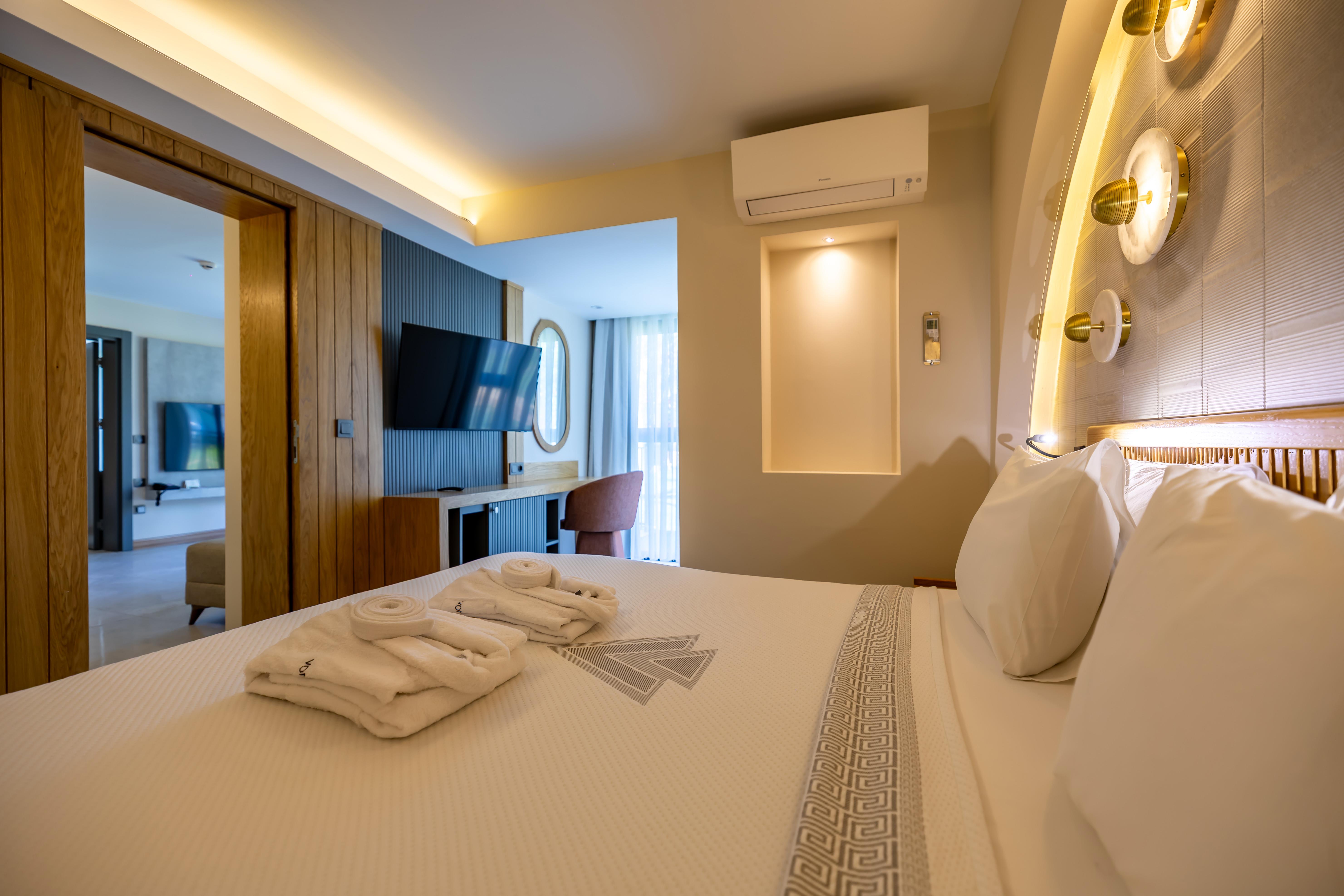 En az 2 yetişkin, En fazla 6 yetişkin veya 5 yetişkin + 1 çocuk.