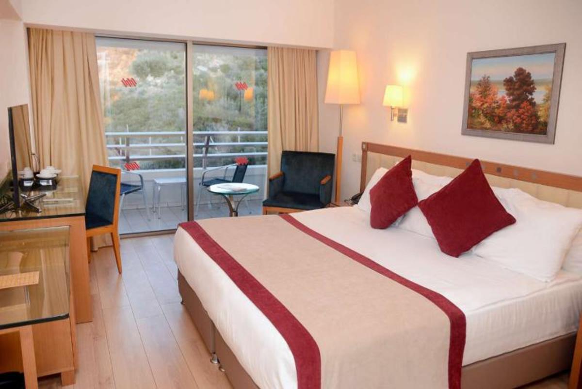 En fazla 3 yetişkin veya 2 yetişkin + 2 çocuk.