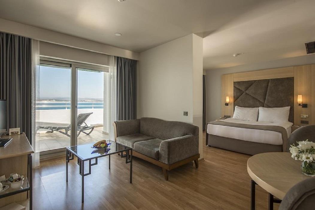 En az 2 yetişkin, En fazla 3 yetişkin + 1 çocuk veya 2 yetişkin + 2 çocuk.