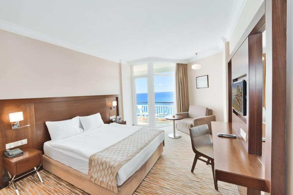 En fazla 3 yetişkin + 1 çocuk veya 2 yetişkin + 2 çocuk.