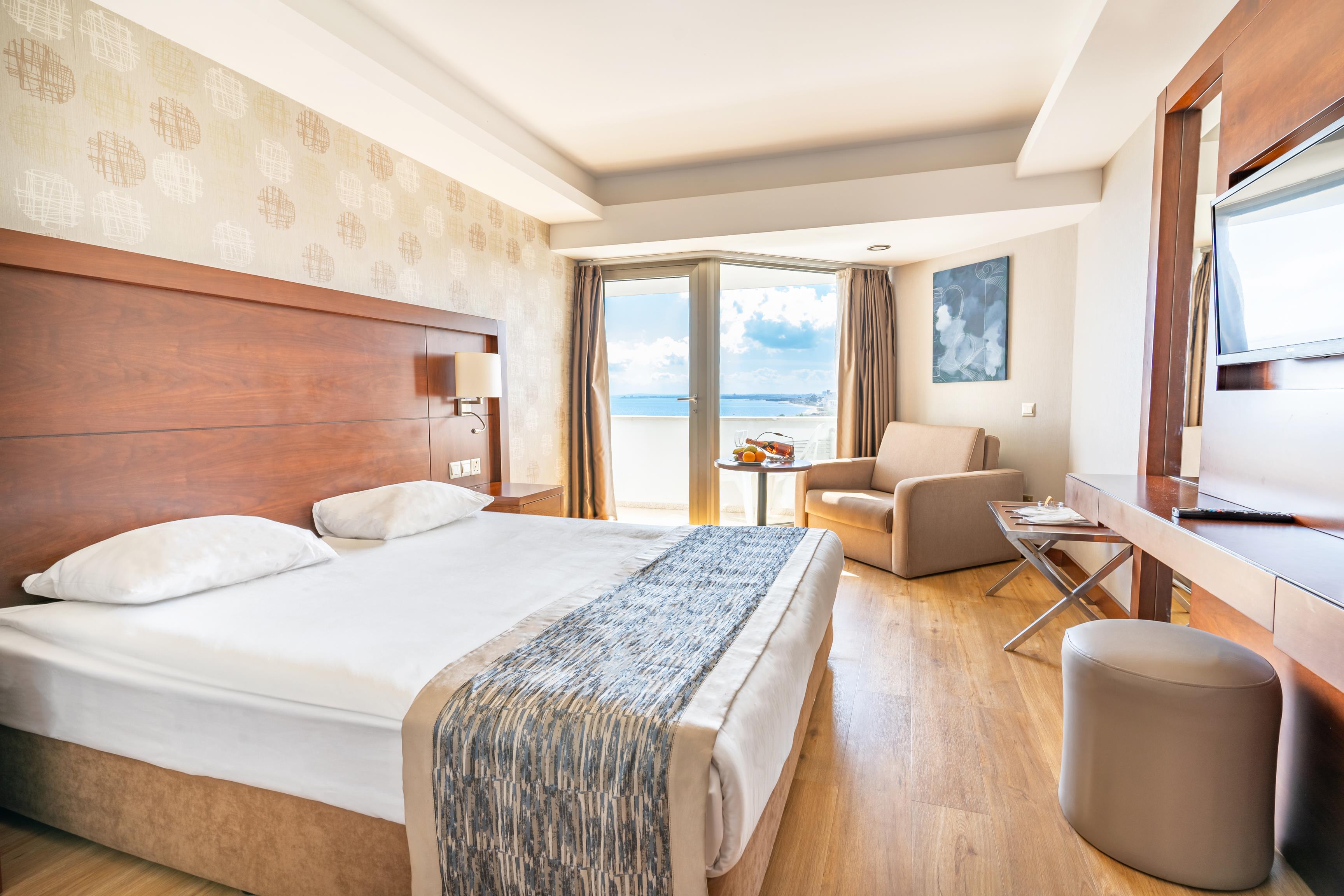 En fazla 2 yetişkin + 1 çocuk veya 1 yetişkin + 2 çocuk.