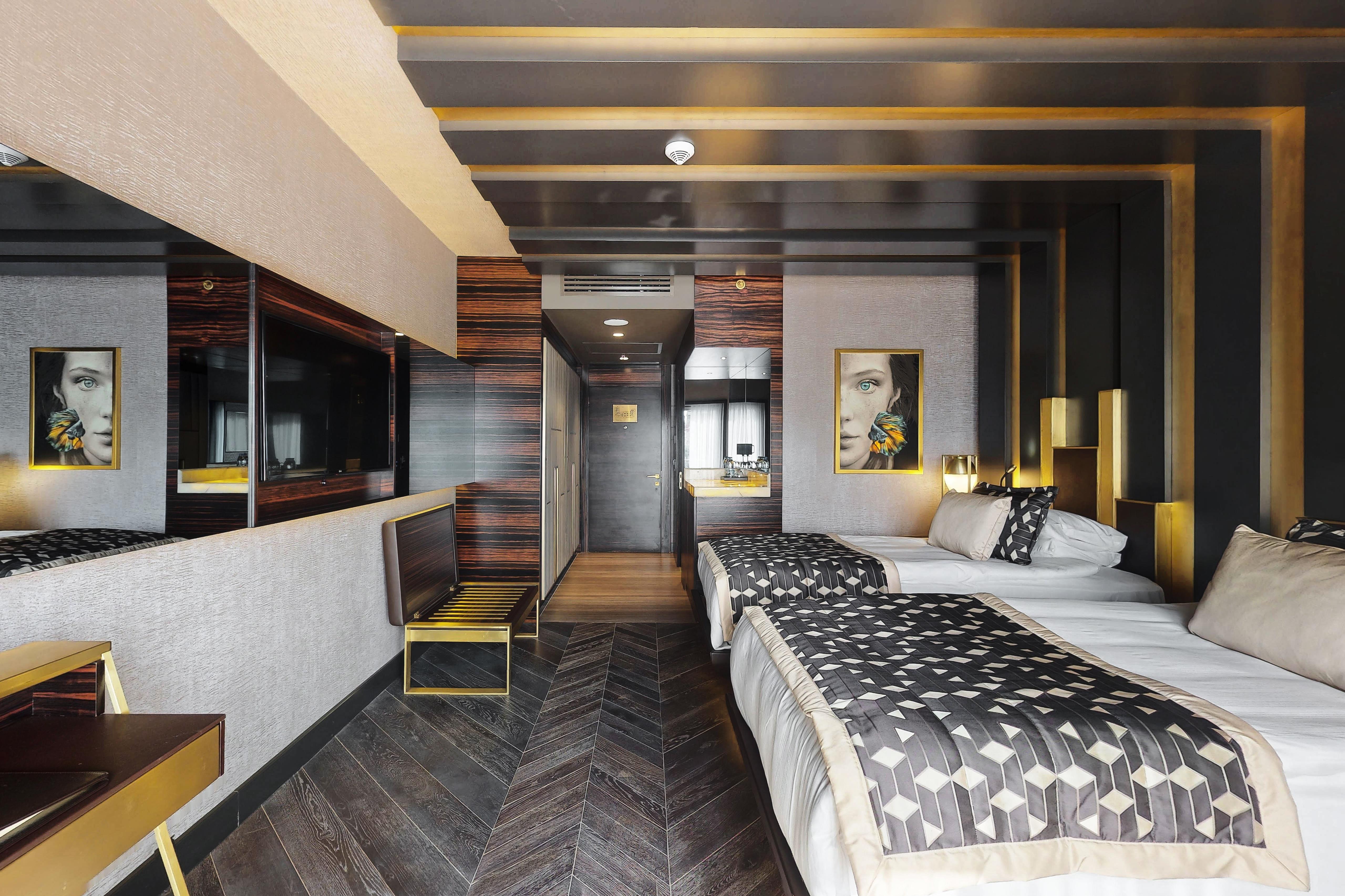 En fazla 3 yetişkin veya 2 yetişkin + 1 çocuk.