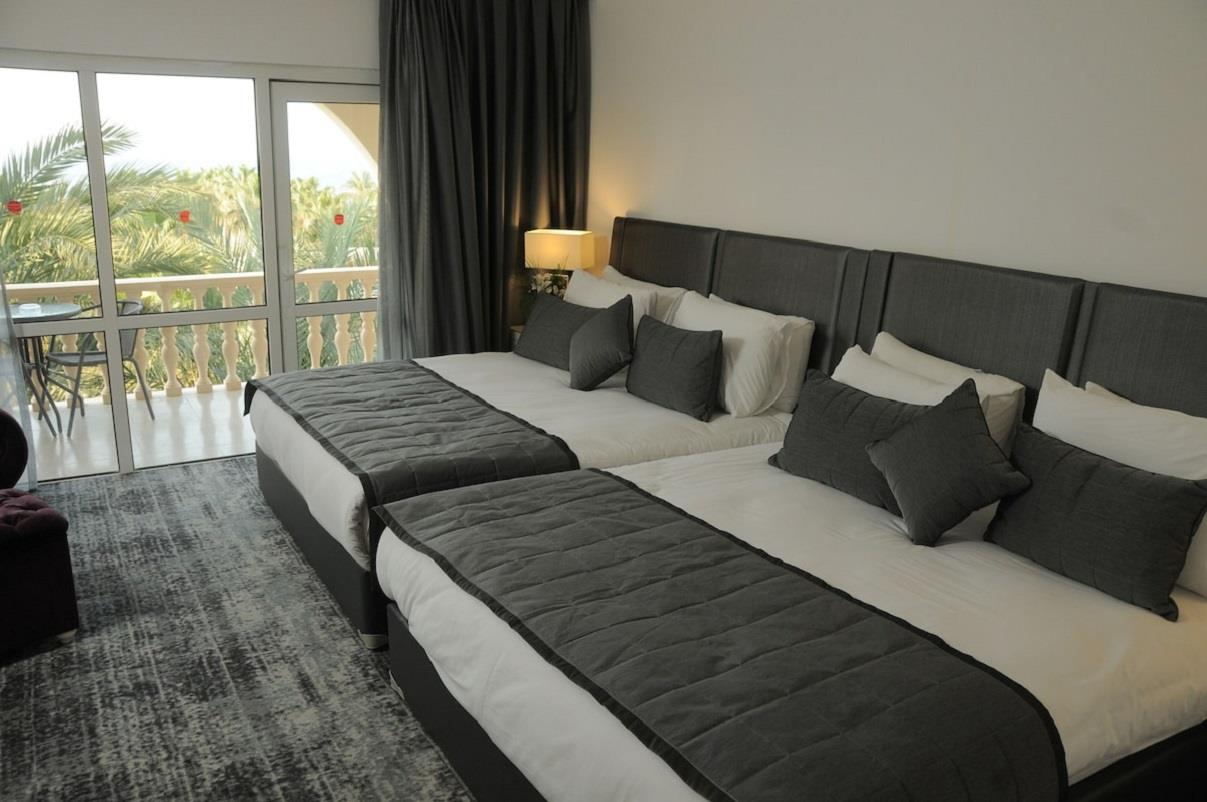 En fazla 3 yetişkin + 1 çocuk veya 2 yetişkin + 2 çocuk.