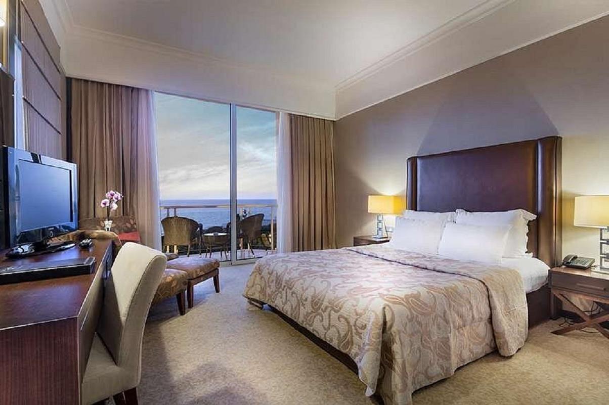 En fazla 3 yetişkin + 1 çocuk veya 2 yetişkin + 2 çocuk.