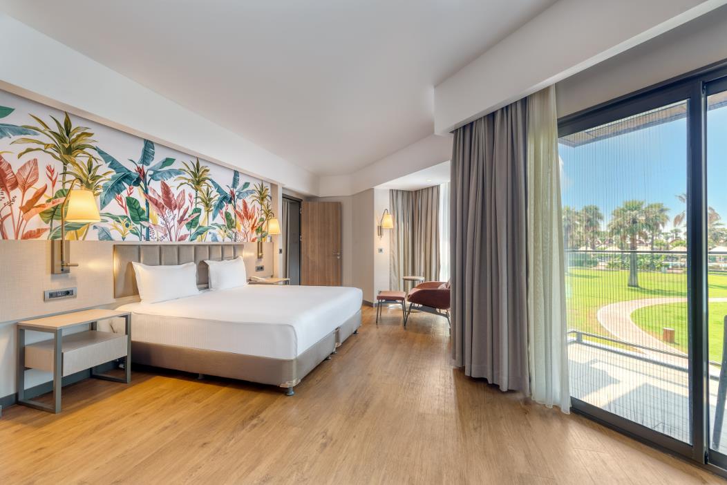 En az 3 yetişkin, En fazla 4 yetişkin + 1 çocuk veya 3 yetişkin + 2 çocuk.