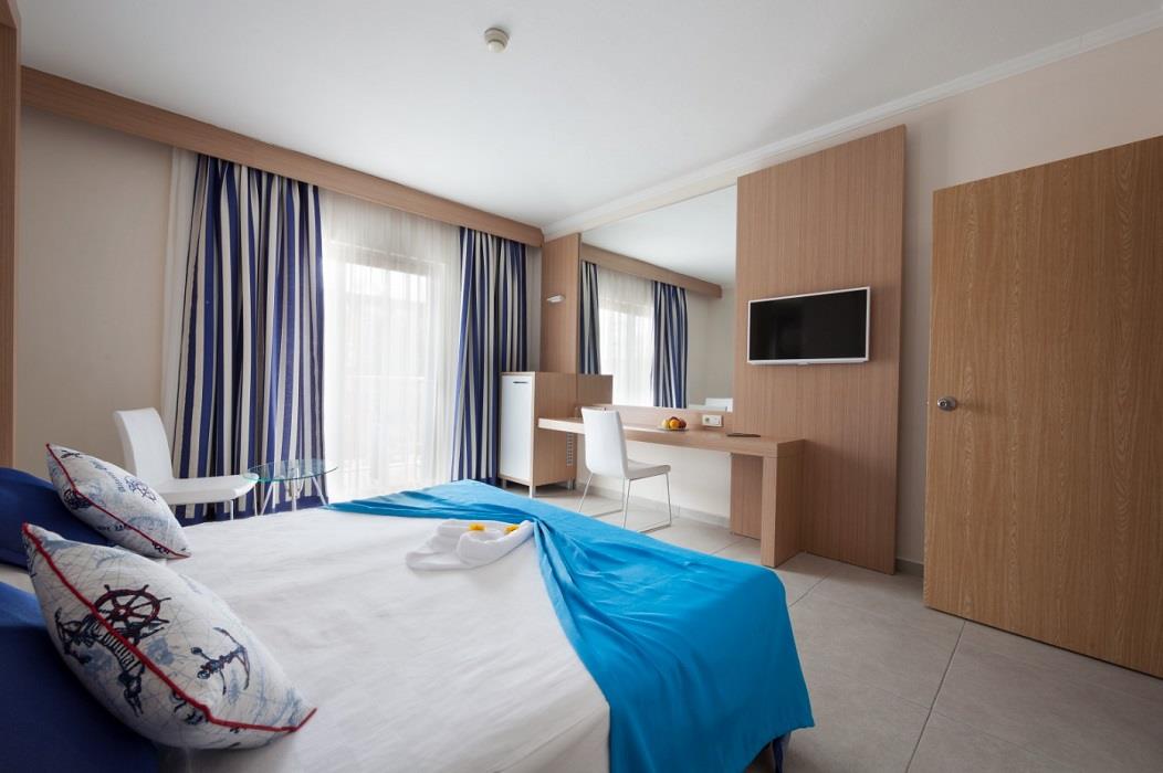 En az 2 yetişkin, En fazla 4 yetişkin veya 3 yetişkin + 1 çocuk.