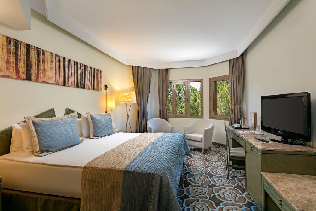 En az 2 yetişkin, En fazla 3 yetişkin + 1 çocuk veya 2 yetişkin + 2 çocuk.