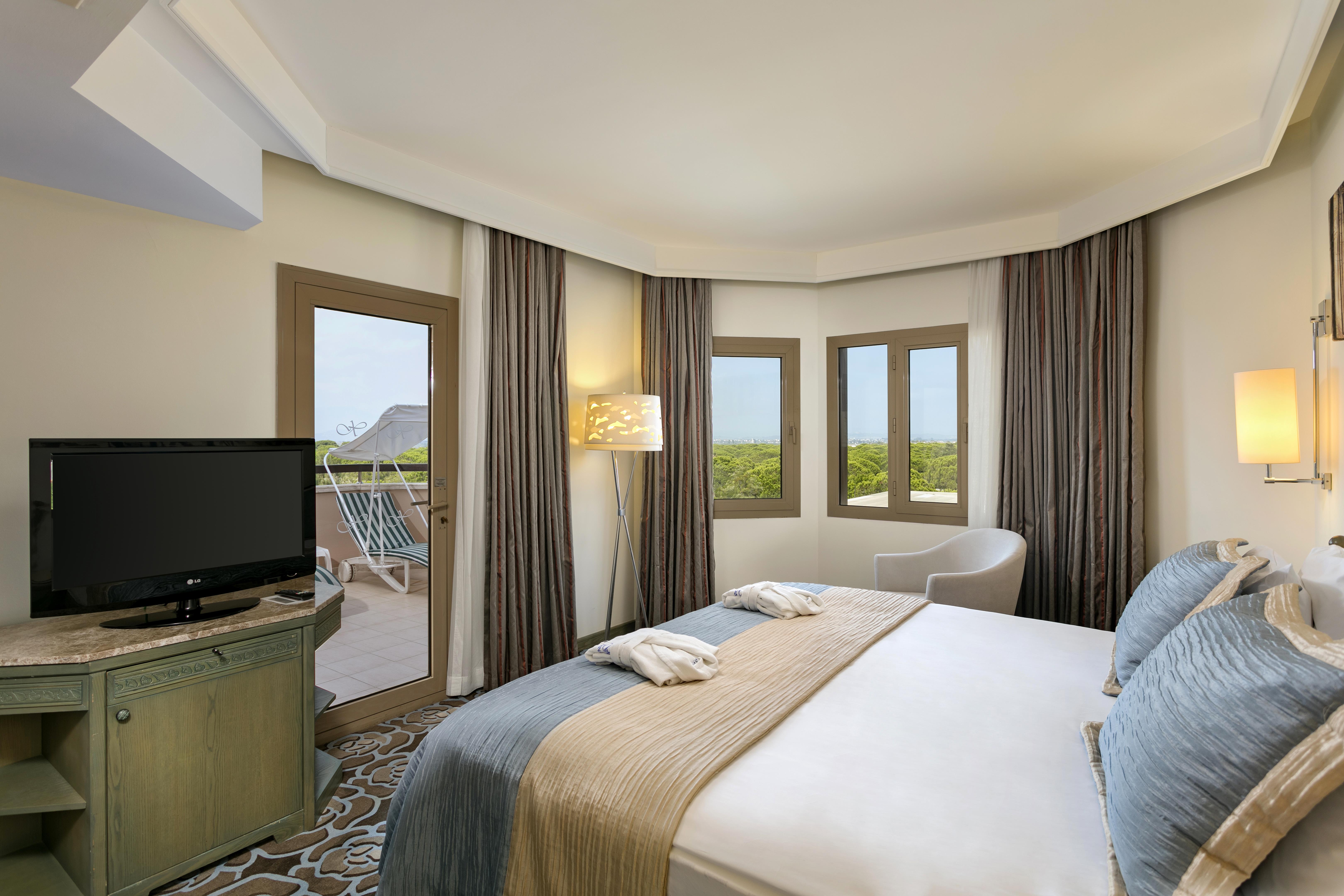 En az 2 yetişkin, En fazla 3 yetişkin + 1 çocuk veya 2 yetişkin + 2 çocuk.