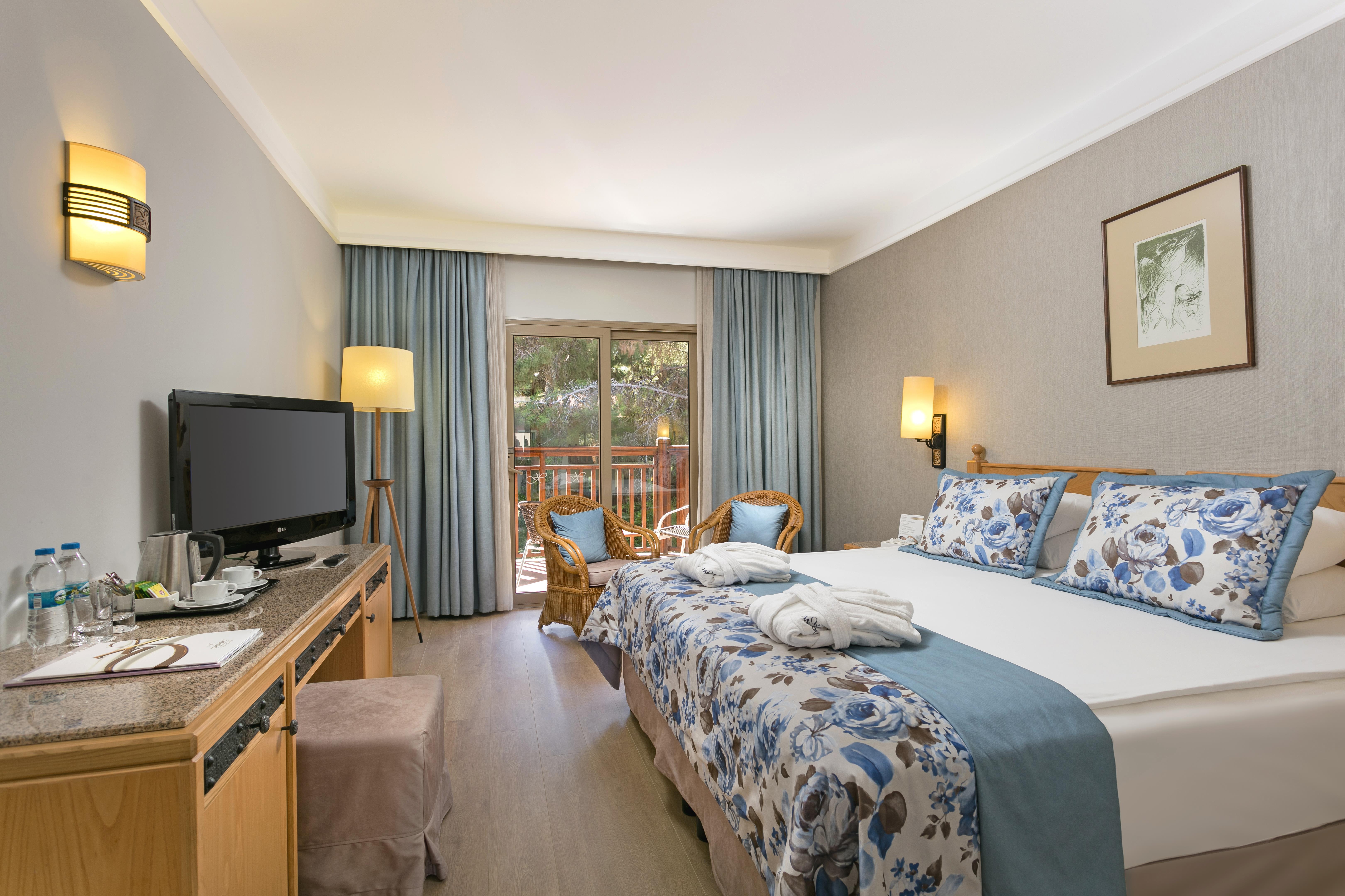 En fazla 3 yetişkin veya 2 yetişkin + 2 çocuk.